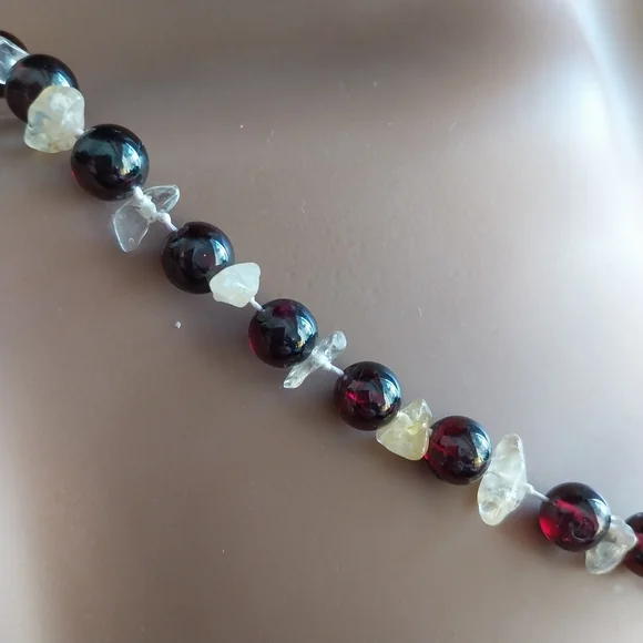 Vintage Garnet Beaded Necklace - 585 (14k) Lock - Picture 4 of 16